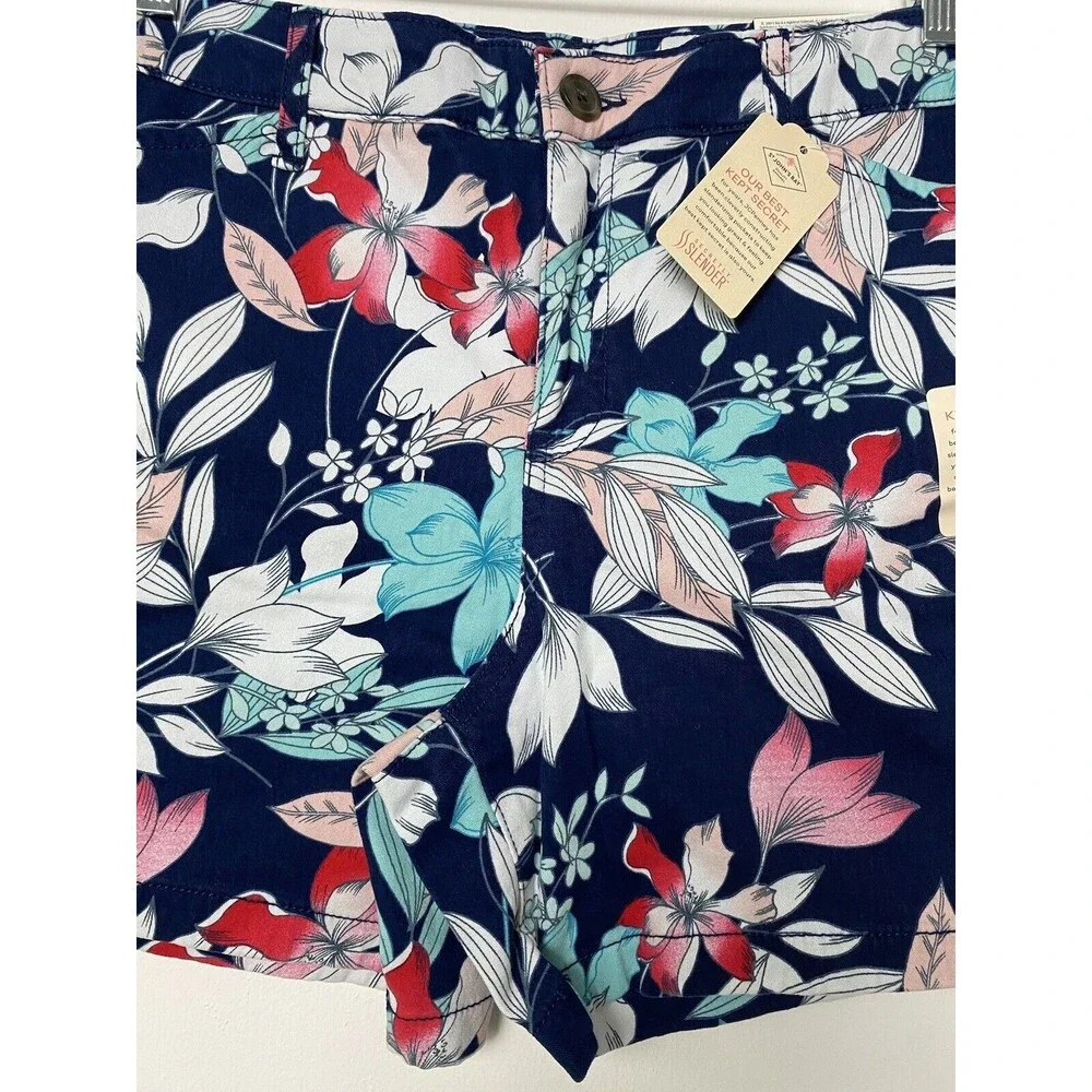 St. John Bay Shorts Women’s Size 12 Navy Floral Mid Rise 4 Pockets Cotton
